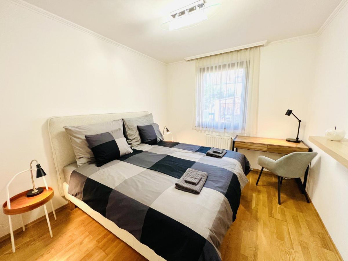 Villa Szofia Veszprem Apartments מראה חיצוני תמונה